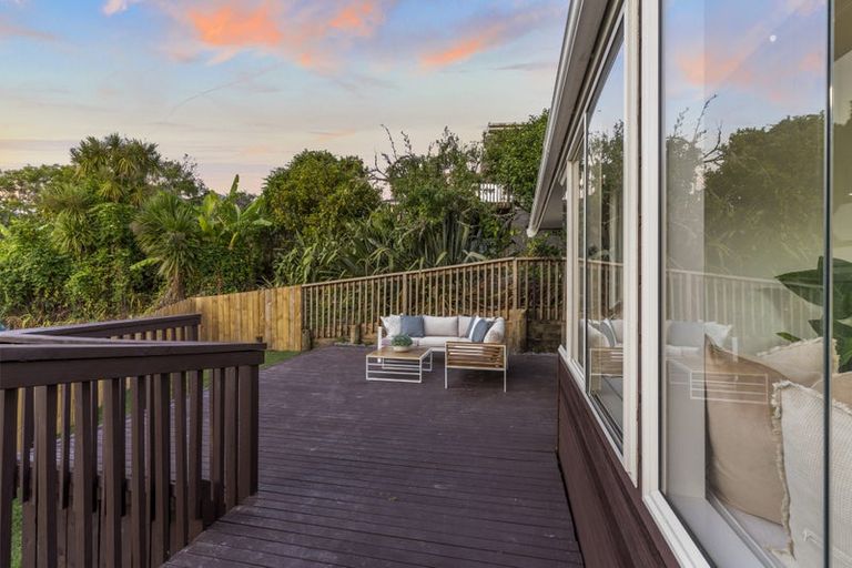 Photo of property in 2/20 Rambler Crescent, Beach Haven, Auckland, 0626