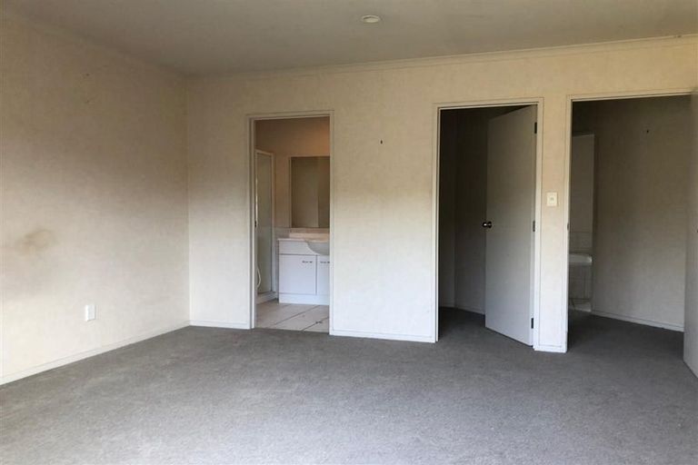 Photo of property in 16 Erne Crescent, East Tamaki, Auckland, 2016