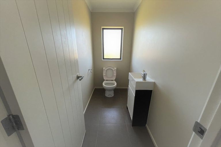 Photo of property in 2 Hector Drive, Rototuna North, Hamilton, 3210