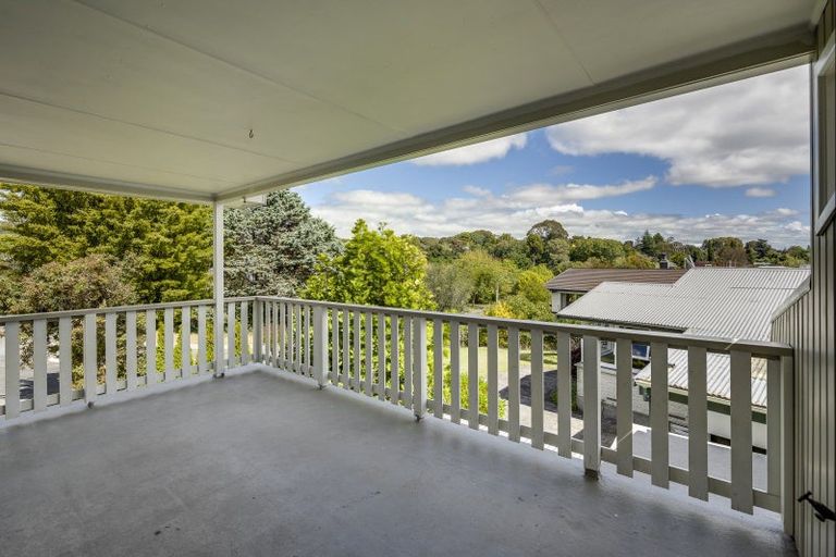 Photo of property in 2 Lovat Street, Havelock North, 4130