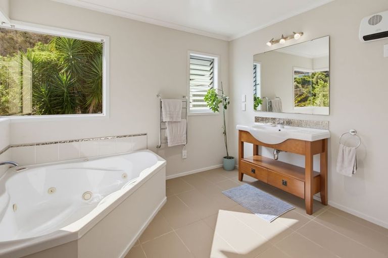 Photo of property in 9 Ohuka Place, Whitianga, 3510