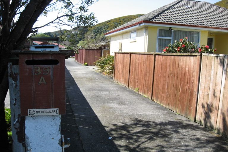 Photo of property in 39a Birdwood Road, Waterloo, Lower Hutt, 5011