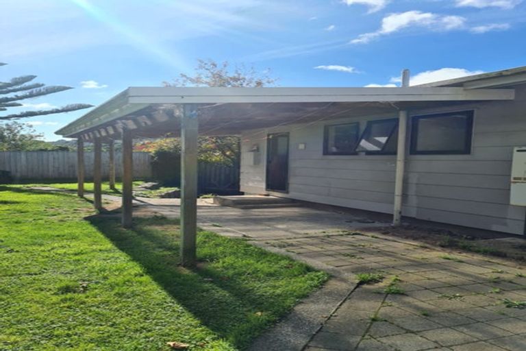 Photo of property in 73 Omapere Street, Whitby, Porirua, 5024