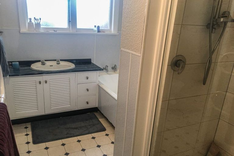 Photo of property in 130 Blighs Road, Strowan, Christchurch, 8052