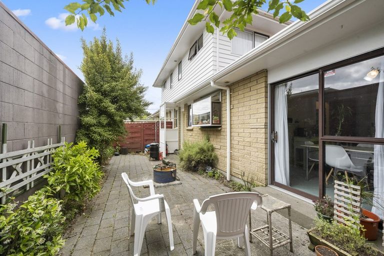 Photo of property in 2/964 High Street, Avalon, Lower Hutt, 5011