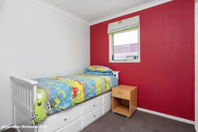 Photo of property in 25 Ambleside Drive, Burnside, Christchurch, 8053