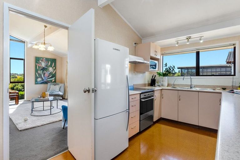 Photo of property in 24 Majesty Place, Half Moon Bay, Auckland, 2012