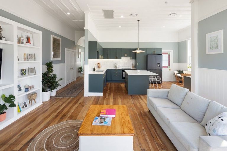 Photo of property in 114 Victoria Street, Cambridge, 3434