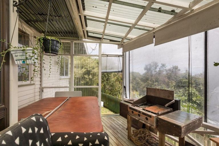 Photo of property in 10 Adams Road, Thornton Bay, Thames, 3575