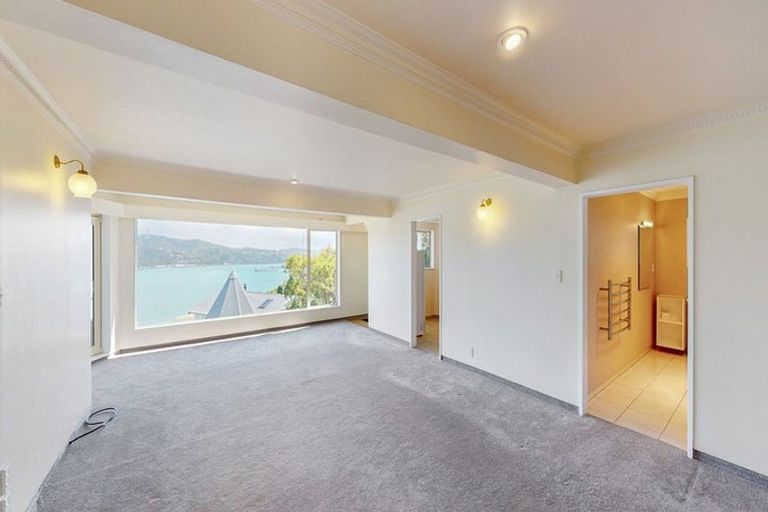 Photo of property in 62a Palliser Road, Roseneath, Wellington, 6011