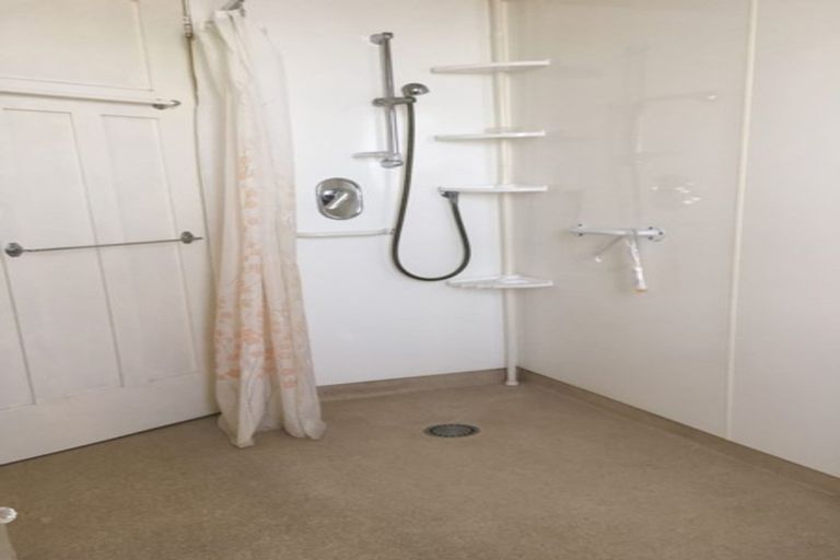 Photo of property in 96 Domett Street, Waitara, 4320