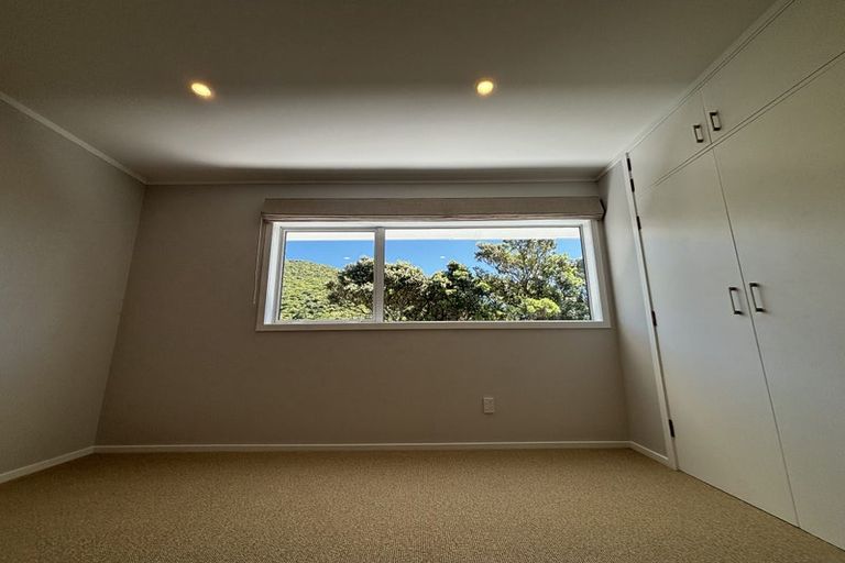 Photo of property in 42 Versailles Street, Karori, Wellington, 6012