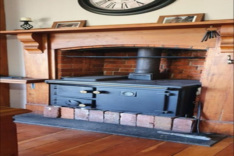 Photo of property in 27 George Street, Eltham, 4322