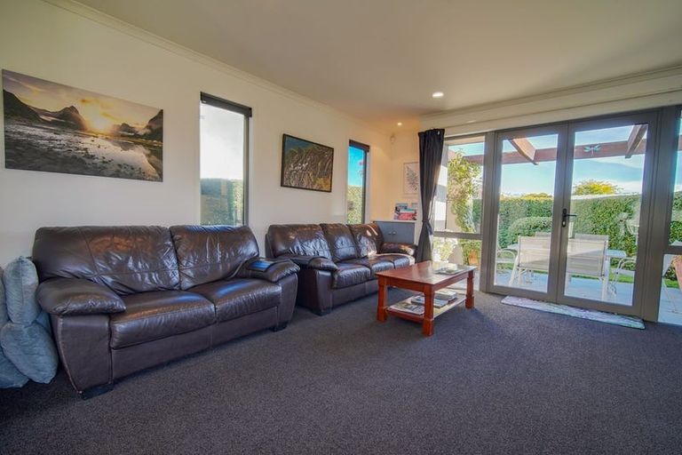 Photo of property in 9 Meadowbrook Place, Wanaka, 9305