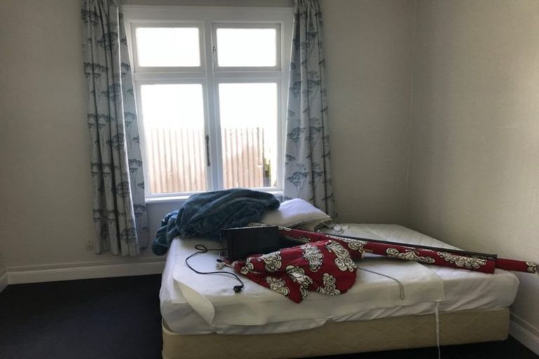 Photo of property in 43 Hargest Crescent, Saint Kilda, Dunedin, 9012