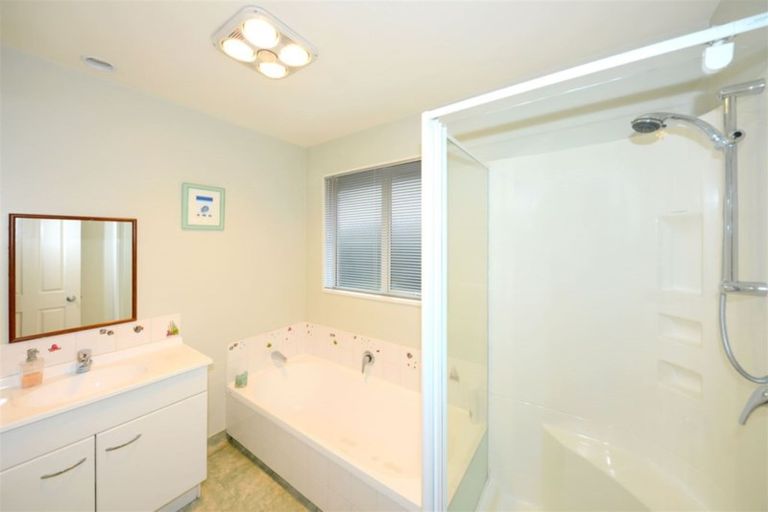 Photo of property in 22 Belfast Road, Belfast, Christchurch, 8051