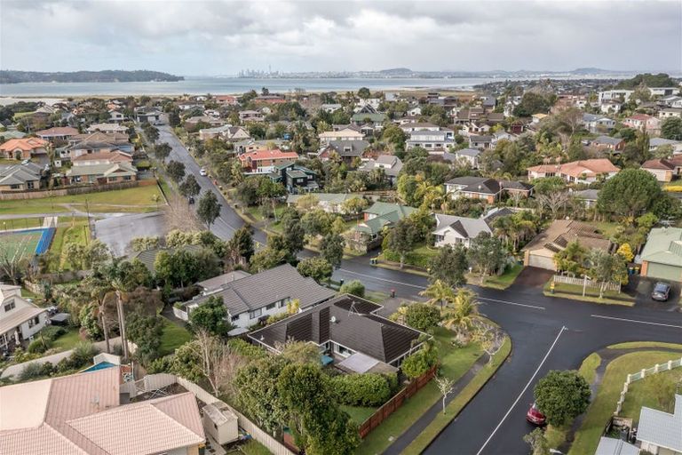 Photo of property in 11 Picasso Drive, West Harbour, Auckland, 0618