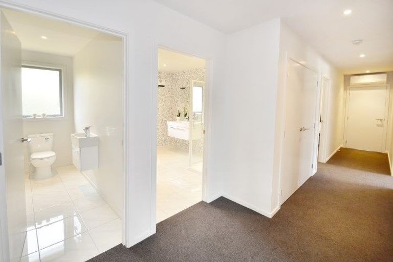 Photo of property in 10 William James Close, Mosgiel, 9024