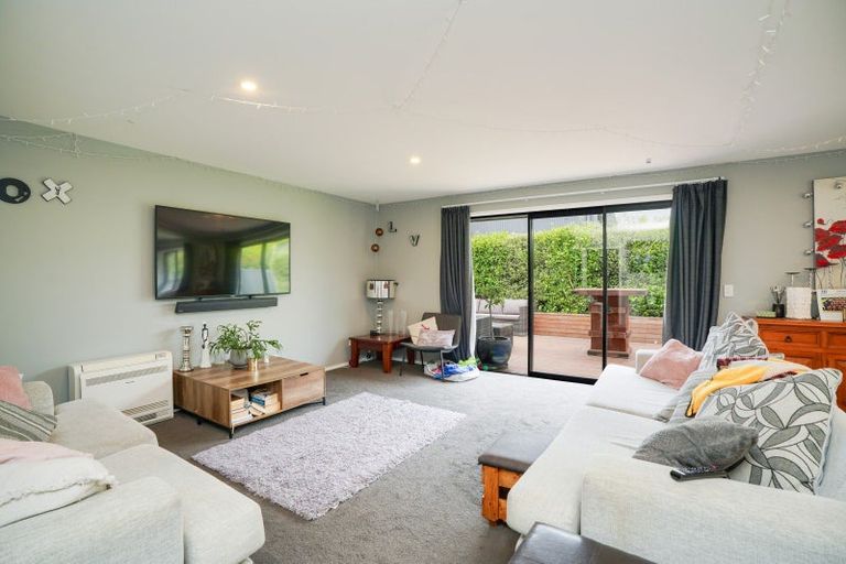 Photo of property in 19 Dallard Way, Waikiwi, Invercargill, 9810