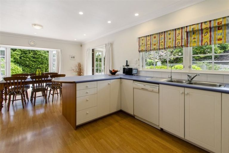 Photo of property in 7 Jessmae Place, Hillcrest, Auckland, 0627