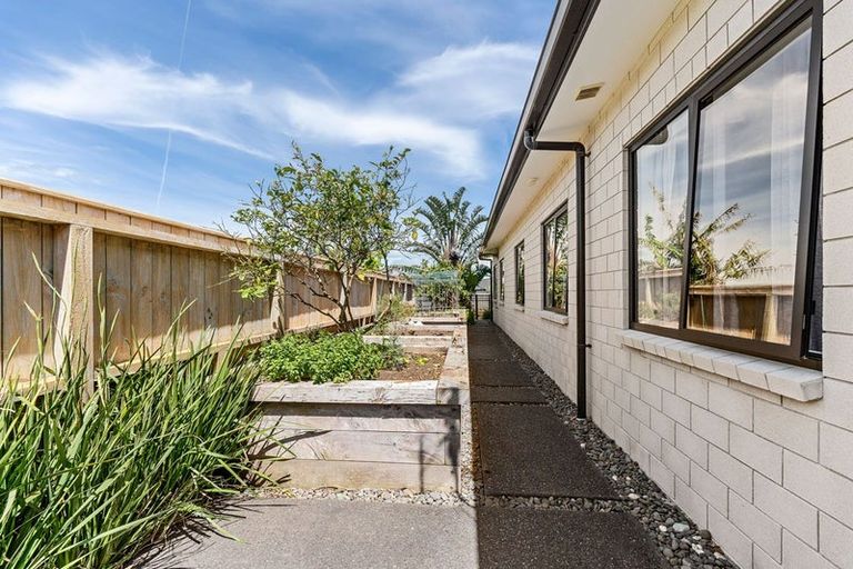 Photo of property in 14 Waitaha Place, Bell Block, New Plymouth, 4312