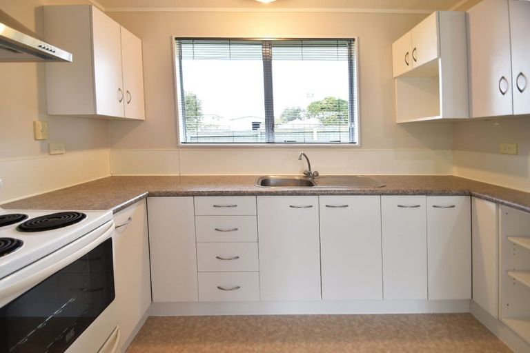 Photo of property in 2/2 Mcdowell Crescent, Hillcrest, Auckland, 0626