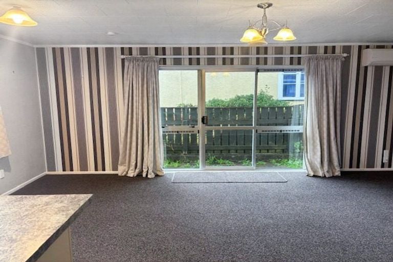 Photo of property in 8a Seddon Street, Dannevirke, 4930