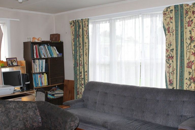 Photo of property in 79 Romilly Street, Westport, 7825