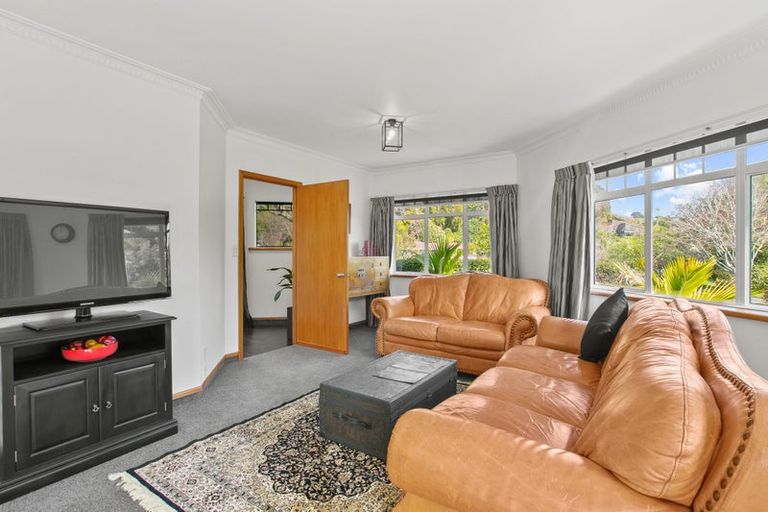 Photo of property in 8 Spencer Place, Merrilands, New Plymouth, 4312