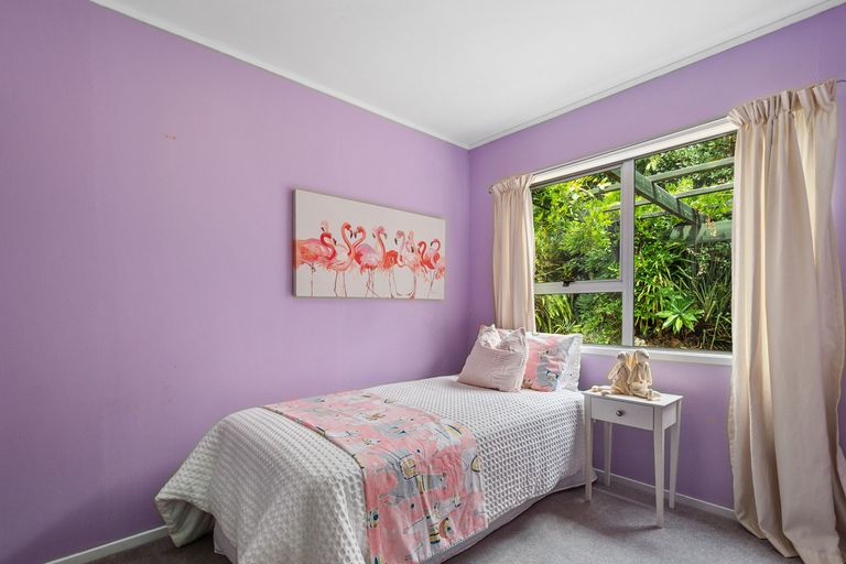 Photo of property in 15 Annison Avenue, Glen Eden, Auckland, 0602