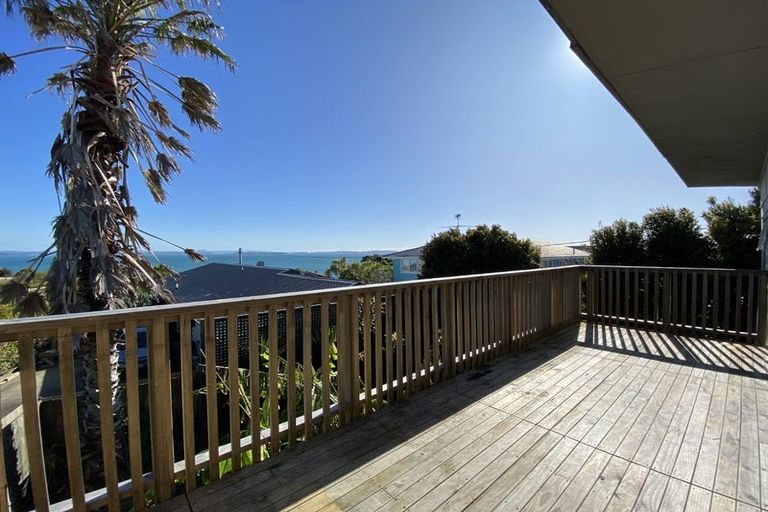 Photo of property in 1412 Whangaparaoa Road, Army Bay, Whangaparaoa, 0930