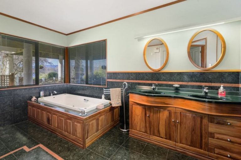 Photo of property in 3 Rangiuru Bay Road, Lake Tarawera, Rotorua, 3076