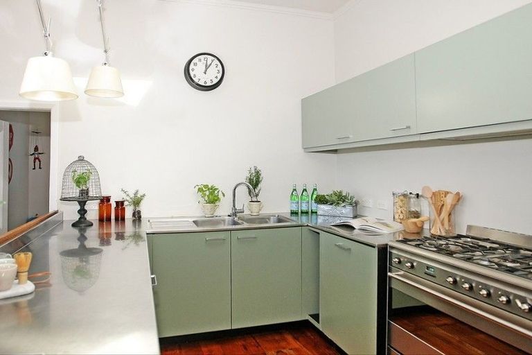 Photo of property in 11 Mortimer Terrace, Aro Valley, Wellington, 6021