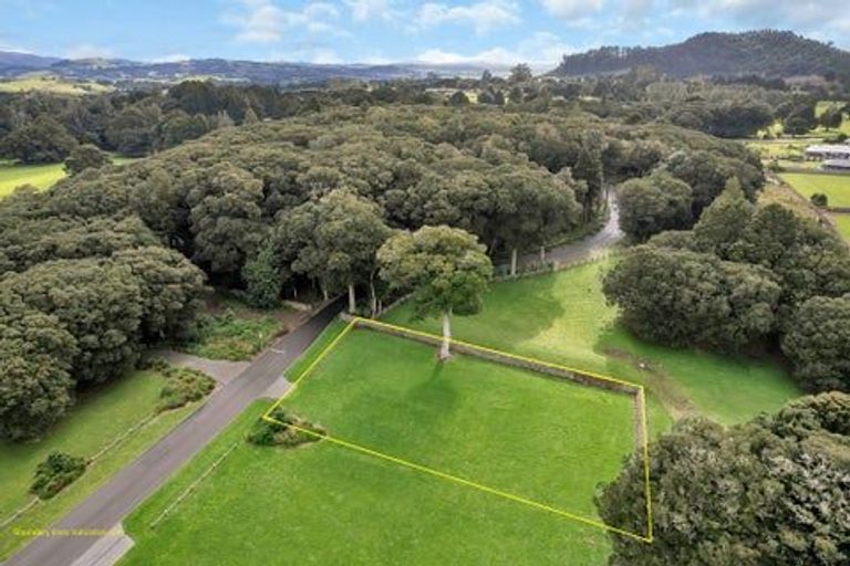 Photo of property in 29 Stoney Hill Road, Te Kamo, 0185