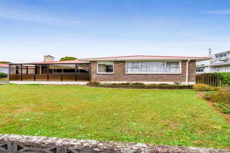 Photo of property in 38 Cowling Road, Hurdon, New Plymouth, 4310
