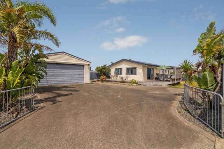 Photo of property in 43 Park Lane, Whitianga, 3510