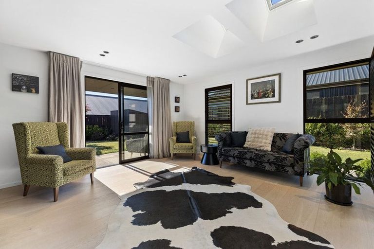 Photo of property in 30 Muster Road, Jacks Point, 9371