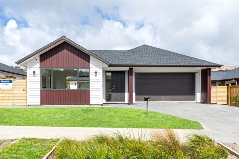 Photo of property in 19 Jeroboam Loop, Kumeu, 0810