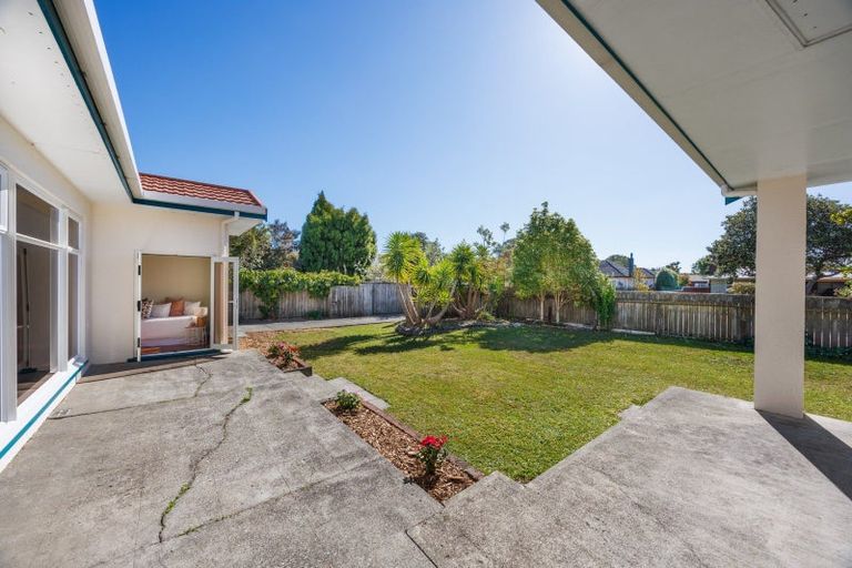 Photo of property in 16 College Street, Awapuni, Palmerston North, 4412