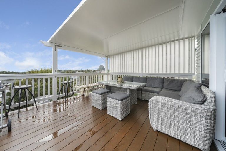 Photo of property in 11 Mount View Place, Spotswood, New Plymouth, 4310