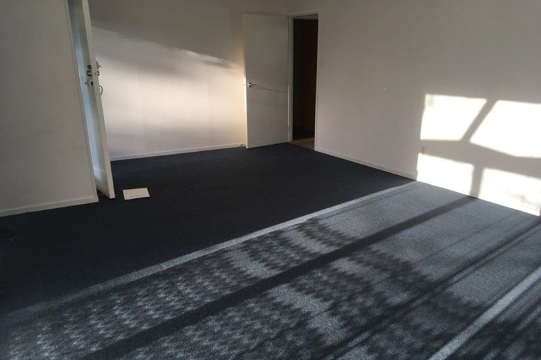 Photo of property in 51 Normanton Street, Glenfield, Auckland, 0629