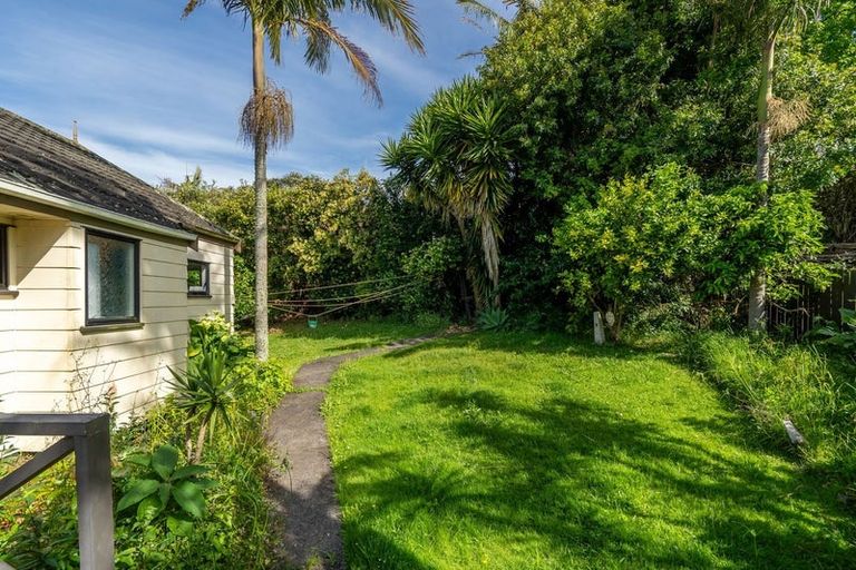 Photo of property in 7 Eagleson Street, Northcross, Auckland, 0632