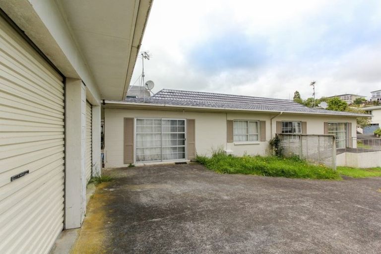 Photo of property in 17 Ambury Place, Merrilands, New Plymouth, 4312