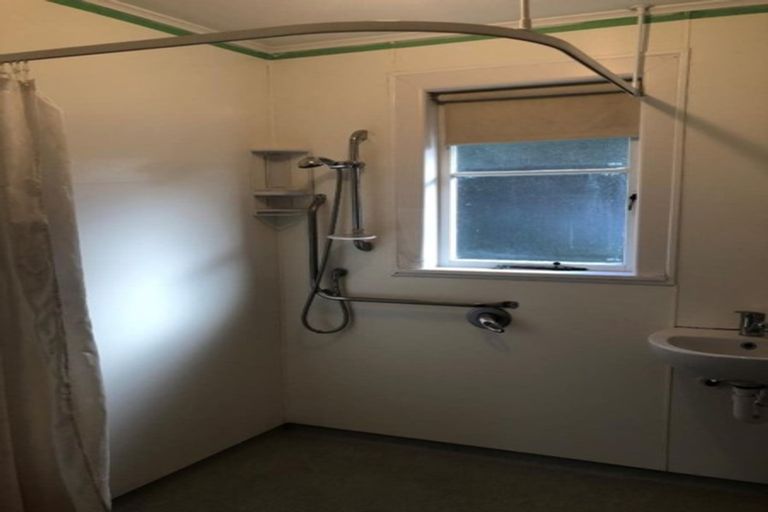 Photo of property in 32 Roberts Line, Kelvin Grove, Palmerston North, 4414