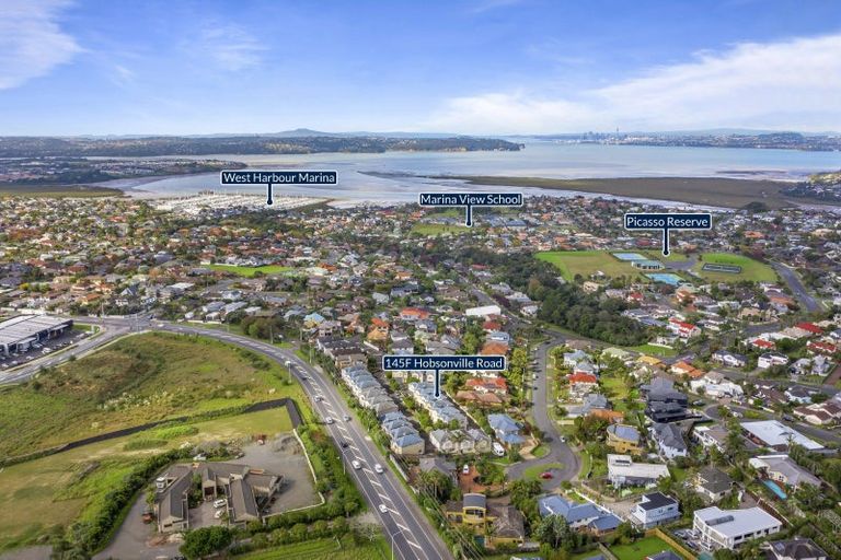 Photo of property in 145f Hobsonville Road, West Harbour, Auckland, 0618