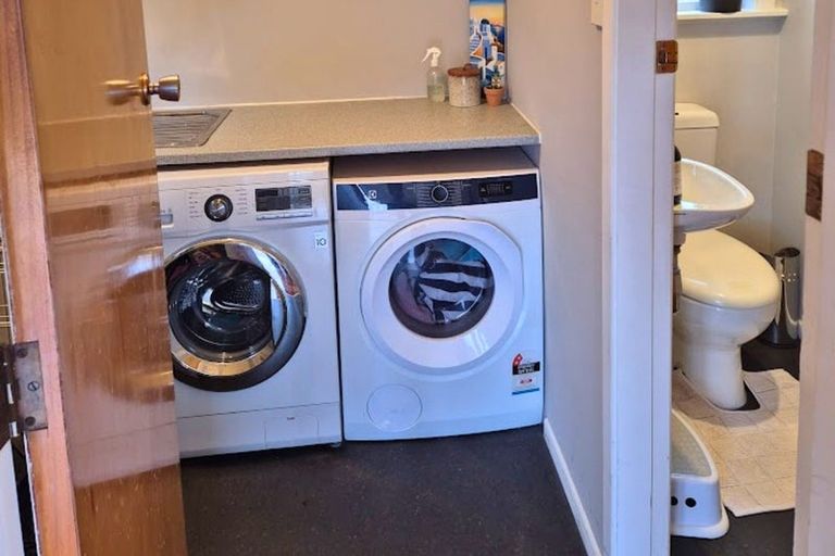 Photo of property in 14 Versailles Street, Karori, Wellington, 6012