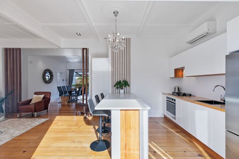 Photo of property in 61 Mount Smart Road, Onehunga, Auckland, 1061