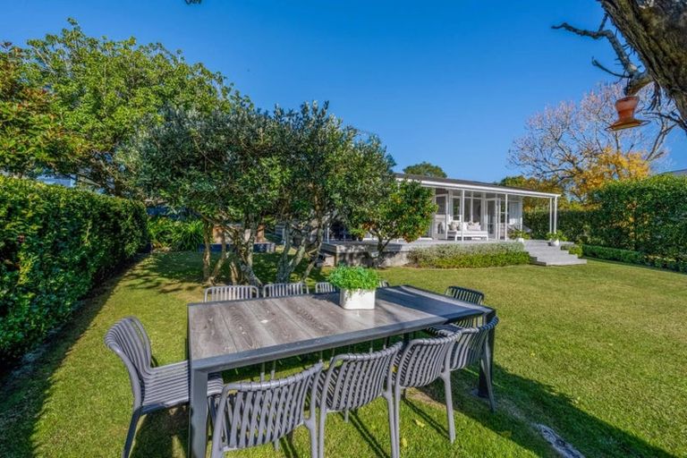 Photo of property in 41 Seymour Road, Mellons Bay, Auckland, 2014