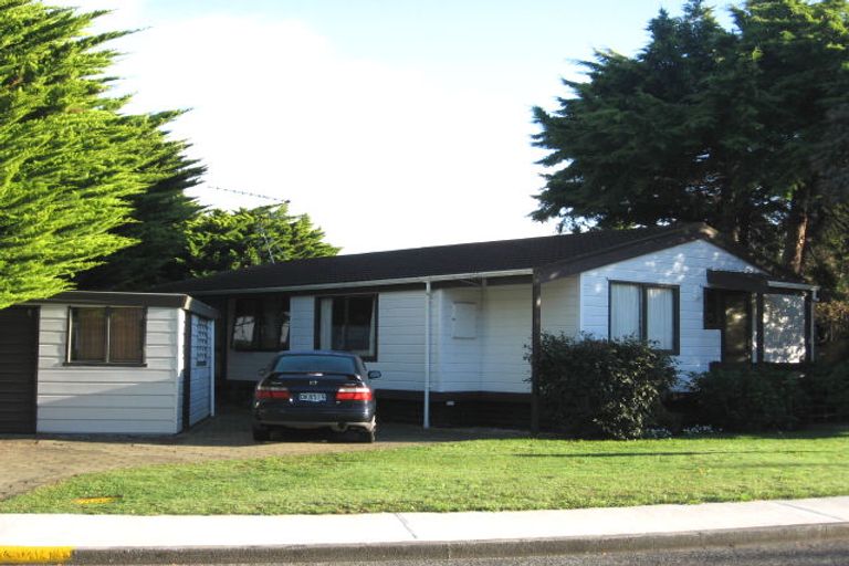 Photo of property in 13 Nugget Grove, Raumati Beach, Paraparaumu, 5032