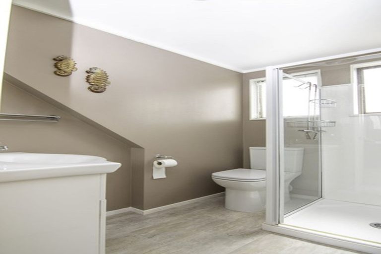 Photo of property in 68 Pencarrow Street, Highbury, Palmerston North, 4412